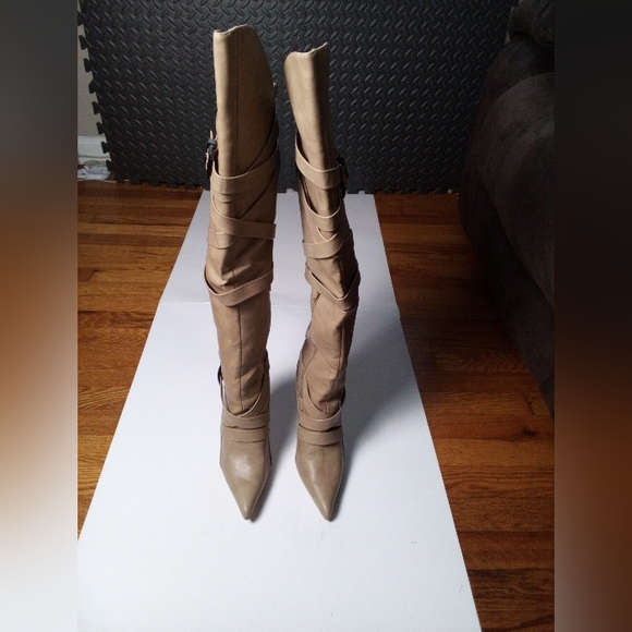 Wild and Rose Demetria 04 Leather Boot - Picture 2 of 10